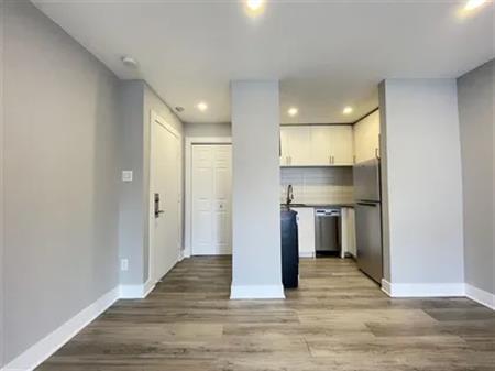 1 room apartment of 70 m² in Montreal