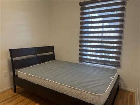 5 rooms apartment of 162 m² in Sherbrooke