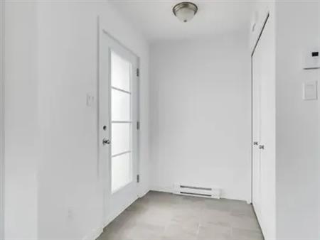 5 rooms apartment of 1114 m² in Gatineau
