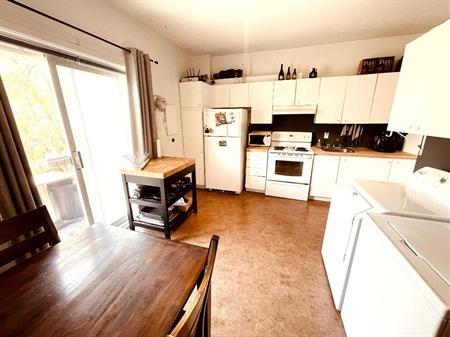 Grand 3½ – À 3 min du métro Rosemont - Spacious One-Bedroom - 3 min walk to Rosemont Metro