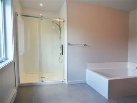 5 rooms apartment of 158 m² in Sherbrooke