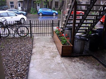 Montréal 4 ½ comme un 5 1/2 sur le Plateau Mont Royal RDC+ Semi équipe jardin privée H2H