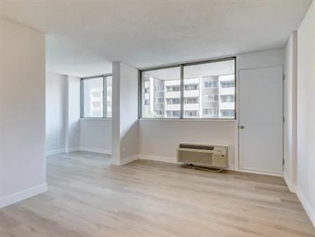 1 room apartment of 55 m² in Montreal
