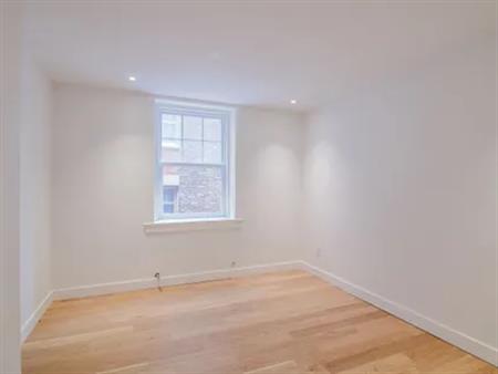 1 room apartment of 52 m² in Montreal