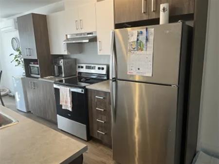 4 rooms apartment of 107 m² in Longueuil