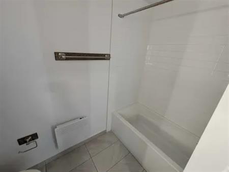 5 rooms apartment of 170 m² in Sherbrooke