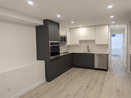 4 ½ Semi Sous-sol, Neuf, Ville-Marie Métro Frontenac, AC, 6 électros