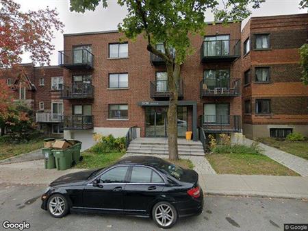 Fully Furnished STUDIO (1 ½) W/ Yard Acc