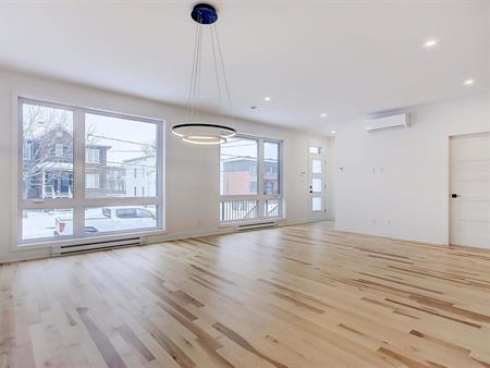 Grande Maison De Ville Sur 3 étages 3CAC 1384 P2 - Disponible