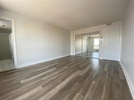 7 rooms apartment of 105 m² in Montreal