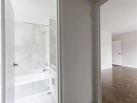 1 room apartment of 101 m² in Westmount