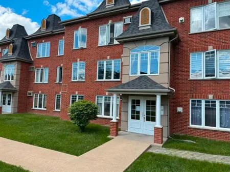 3 Beds 1 Bath - Apartment (à louer) Longueuil