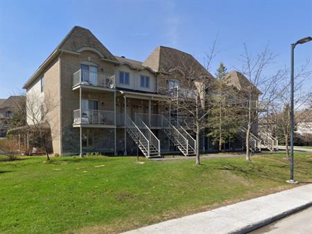 4 ½ Condo à Louer – 2 Chambres + Station