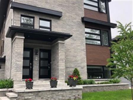 CONDO 51/2 DISPONIBLE 1er SEPT 2025
