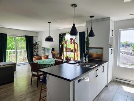 ** 3 ½ ** avec espace Bureau au cœur de Ste-Foy