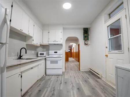 1 room apartment of 107 m² in Montreal