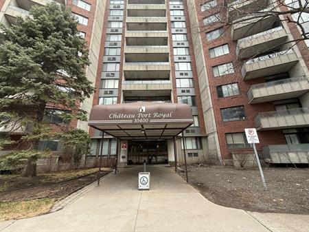 APPARTEMENT 4 1/2 À LOUER COMPLETEMENT RENOVÉ