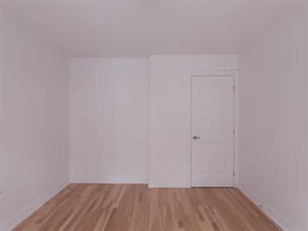 1 room apartment of 46 m² in Montreal