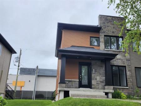 Maison à louer – 5 chambres Secteur recherché à 10 minutes du centre-ville de Québec