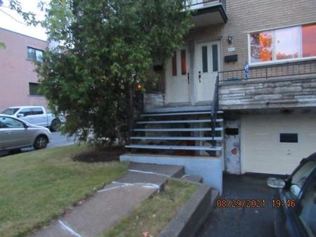 Ahuntsic 2 1/2 sous-sol disponible