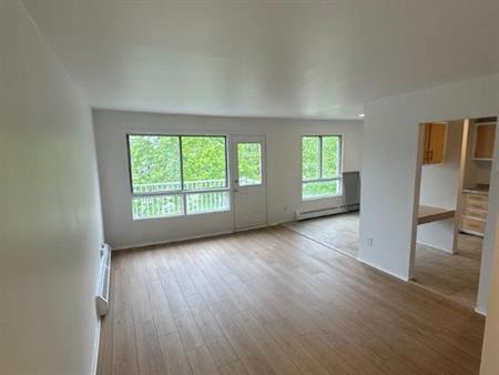 PRIX RÉDUITS.........LOGEMENTS A LOUER A LONGUEUIL