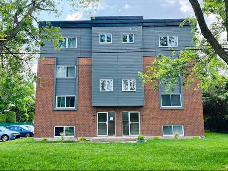 Beau 41/2 Vaudreuil, 3e étage ! Wifi inclus, Quartz !