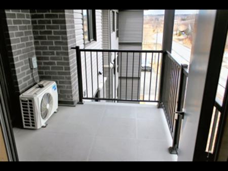 Appartement 5 1/2 à Louer