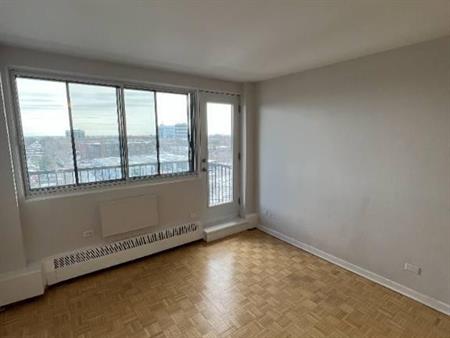 Studio Apartments For August 2025 - A louer • For Rent