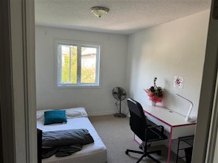 1 Chambre Spacieuse à Louer