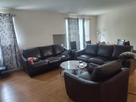 Grande Chambre à Louer Au Centre Ville