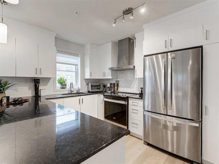 Coup de cœur à Laval – Appartement de coin clé en main avec tout inclus