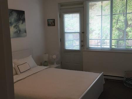 1 CH - 1 SDB - Montréal - $1,295 /mo