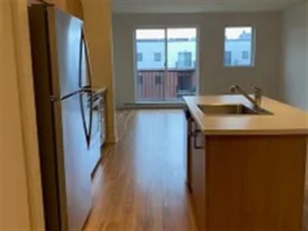4 rooms apartment of 77m² in Longueuil