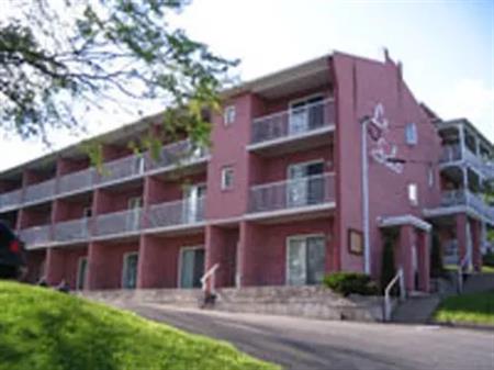 1 room apartment of 56m² in Sherbrooke