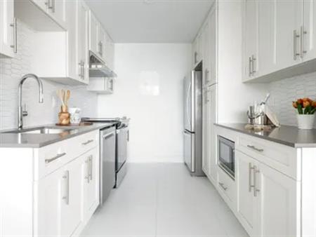 1 room apartment of 140 m² in Westmount