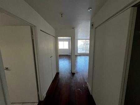 Cession de Bail : Grand 3 1/2 au Centre-Ville de Québec (1395$)