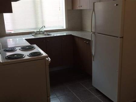 1 CH - 1 SDB - Côte Saint-Luc - $1,400 /mo