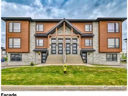 Magnifique Condo/appartement 5 1/2 Neuf