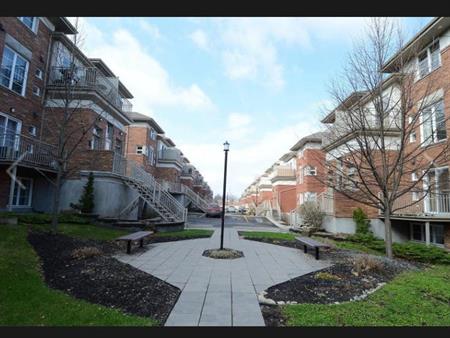 Condo à Louer