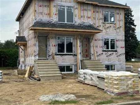 À LOUER – Superbe 4 1/2 Neuf dans un Duplex