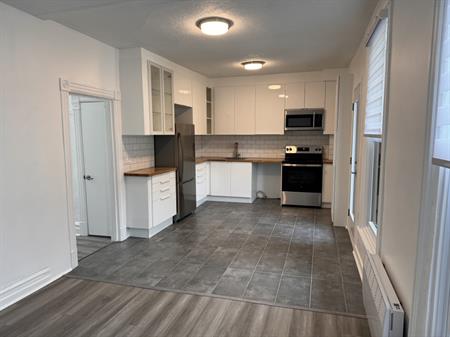 5 1/2 Canal Lachine - 3e étage- Rénové