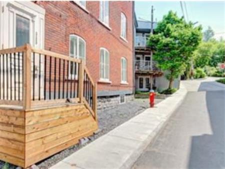 8 ½ à Louer – Grand Logement Spacieux