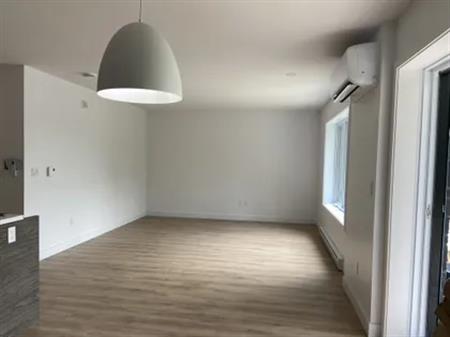 4 rooms apartment of 126 m² in Sherbrooke