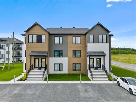 Condo 5 1/2 dernier étage