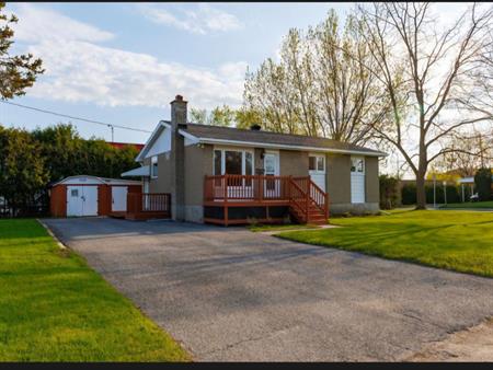 Rez-de-chaussée à Louer Dans Un Duplex.