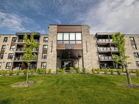 4 1/2 + Lévis centre-ville - tranquille et dernier étage