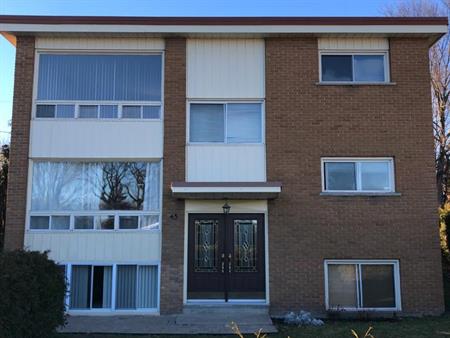 À Louer : Grand 3 Chambres à Hull