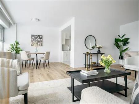 1 room apartment of 124m² in Westmount