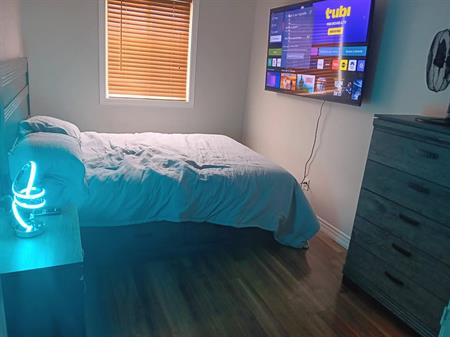 Chambre A Louer / Bedroom For Rent