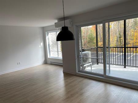 Logement 5 1/2 - Ascenseur - Octobre 2025